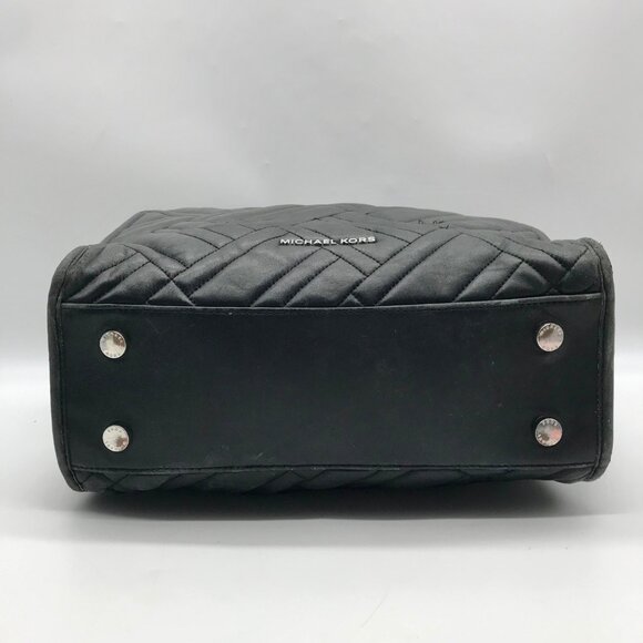Michael Kors Black Quilted Leather Kathy Shoulder Bag - Picture 5 of 10